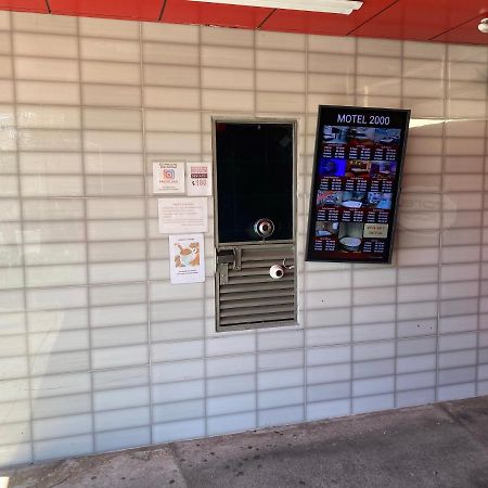 Motel 2000 グアルーリョス エクステリア 写真