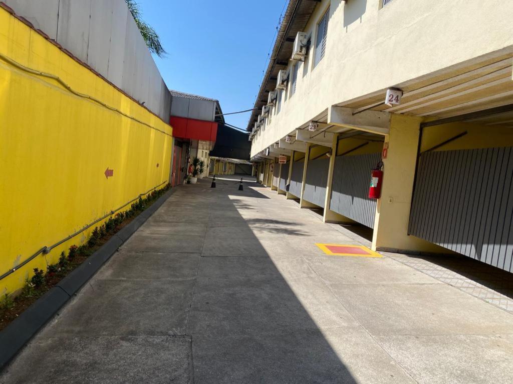 Motel 2000 グアルーリョス エクステリア 写真