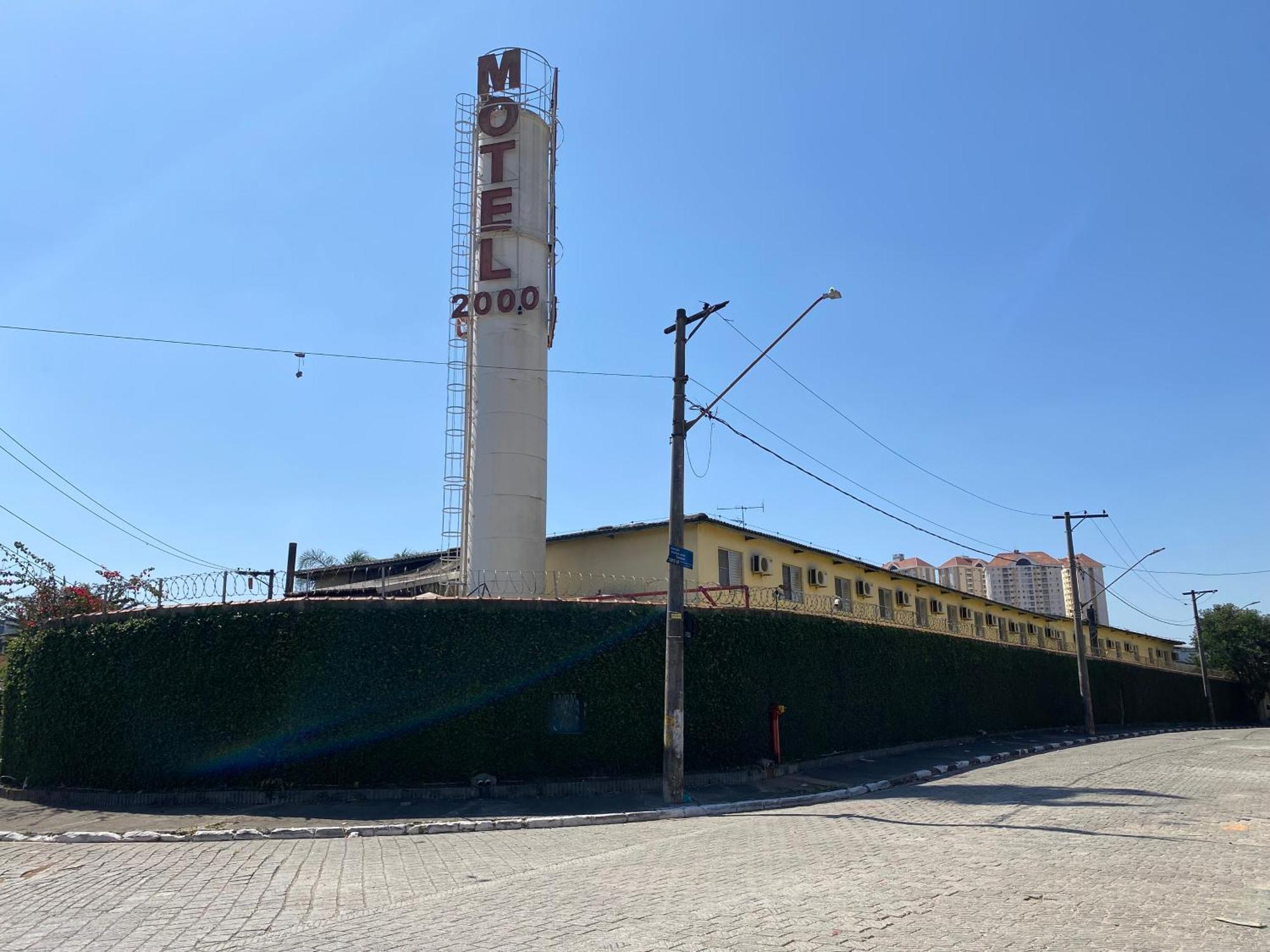 Motel 2000 グアルーリョス エクステリア 写真
