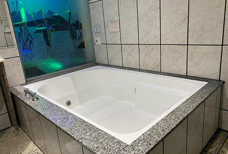 Motel 2000 グアルーリョス エクステリア 写真