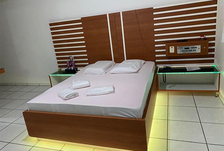 Motel 2000 グアルーリョス 部屋 写真