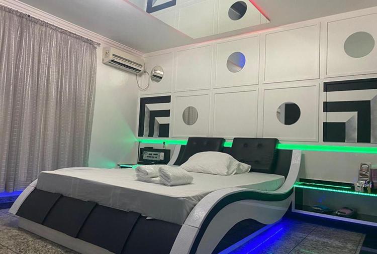 Motel 2000 グアルーリョス 部屋 写真