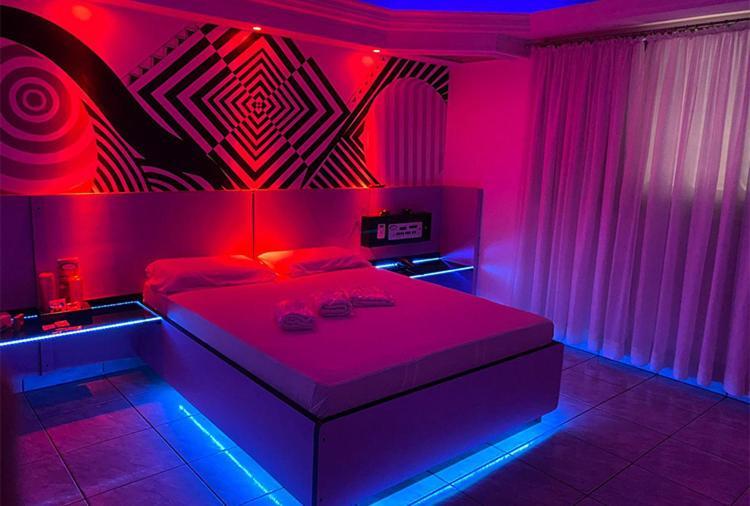Motel 2000 グアルーリョス 部屋 写真
