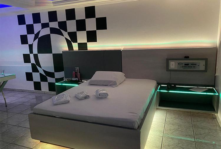 Motel 2000 グアルーリョス 部屋 写真