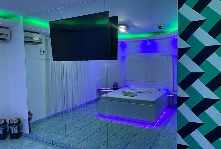Motel 2000 グアルーリョス 部屋 写真